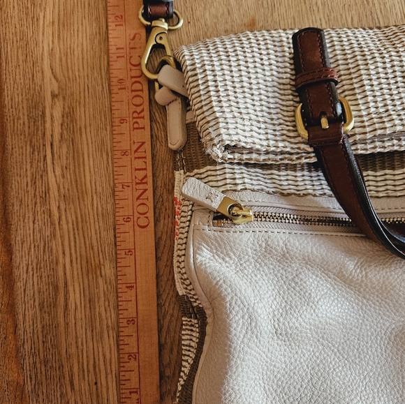 Large Fossil Foldover Purse-Basket Weave- Neutral Colors- Handbag, Crossbody - Picture 3 of 12